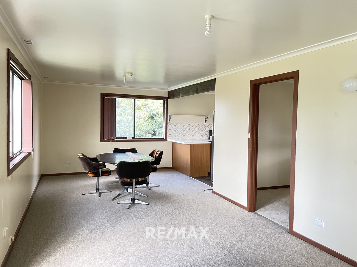 UNDER APPLICATION RE/MAX Genesis