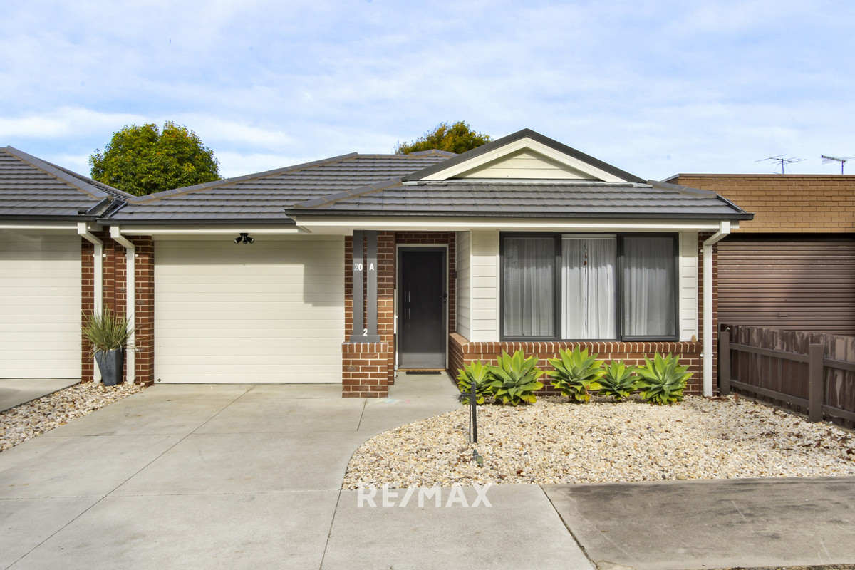 Nest or Invest Nearly New in Central Lakes Entrance RE/MAX Genesis