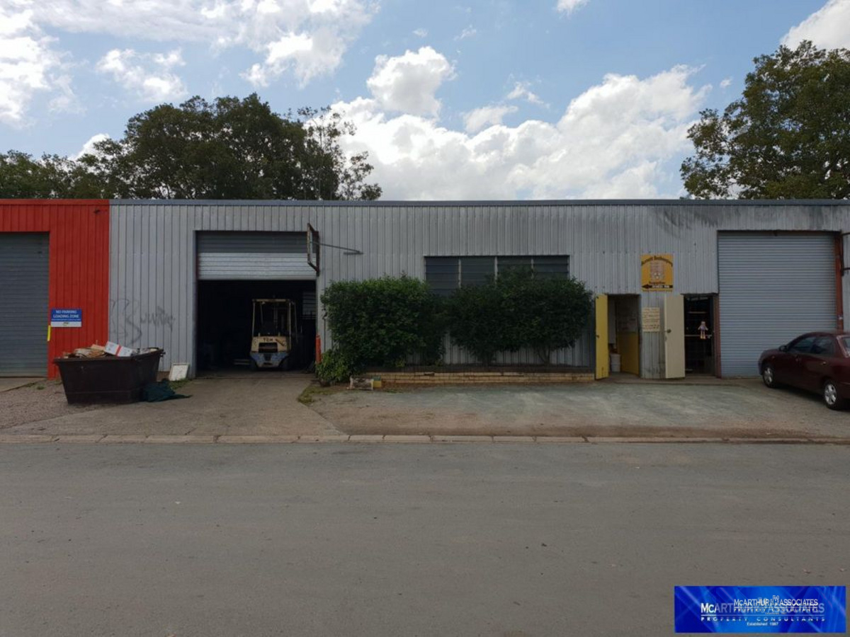 WAREHOUSE WITH THREE SEPARATE OFFICES, CABOOLTURE SOUTH McArthur