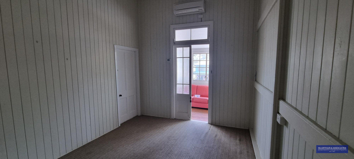 SMALL OFFICE IN GREAT BUILDING, YEPPOON McArthur & Associates