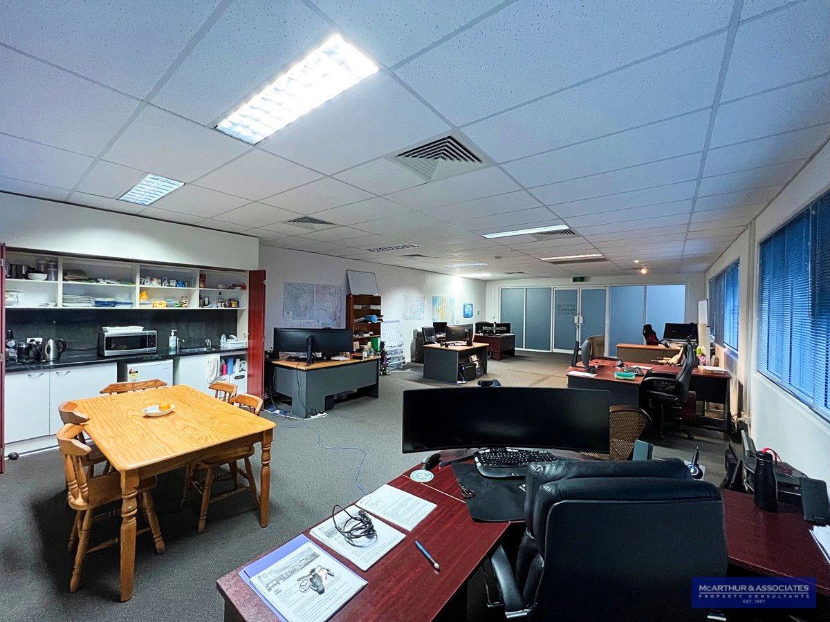LARGE OPEN OFFICE SPACE IN THE HEART OF NORTH LAKES McArthur