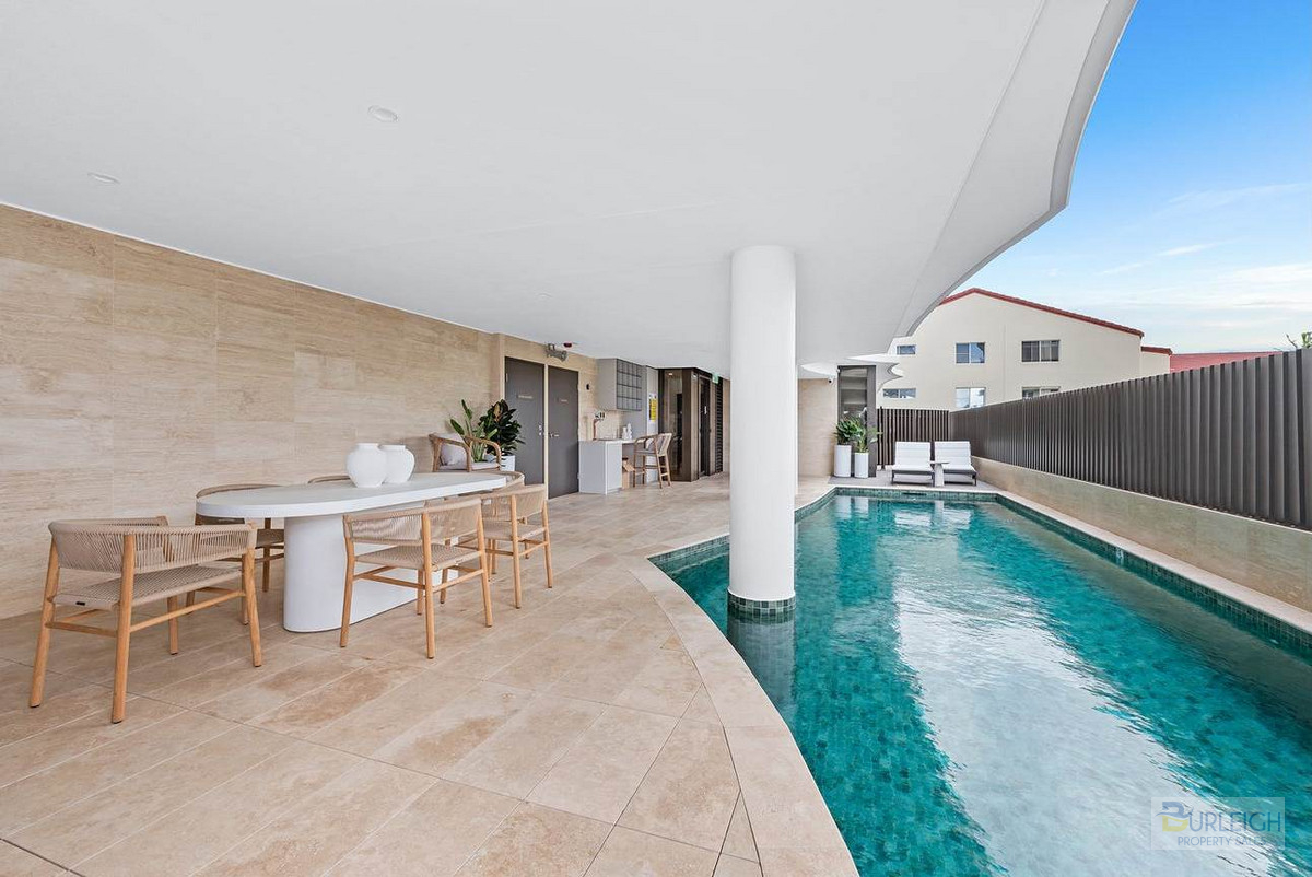 Luxurious Burleigh Beachfront Beachfront Apartment Burleigh Property