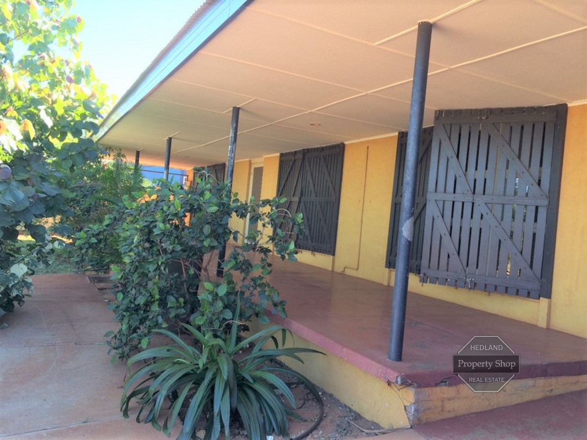  5 x 2 in Port Hedland with a Pool