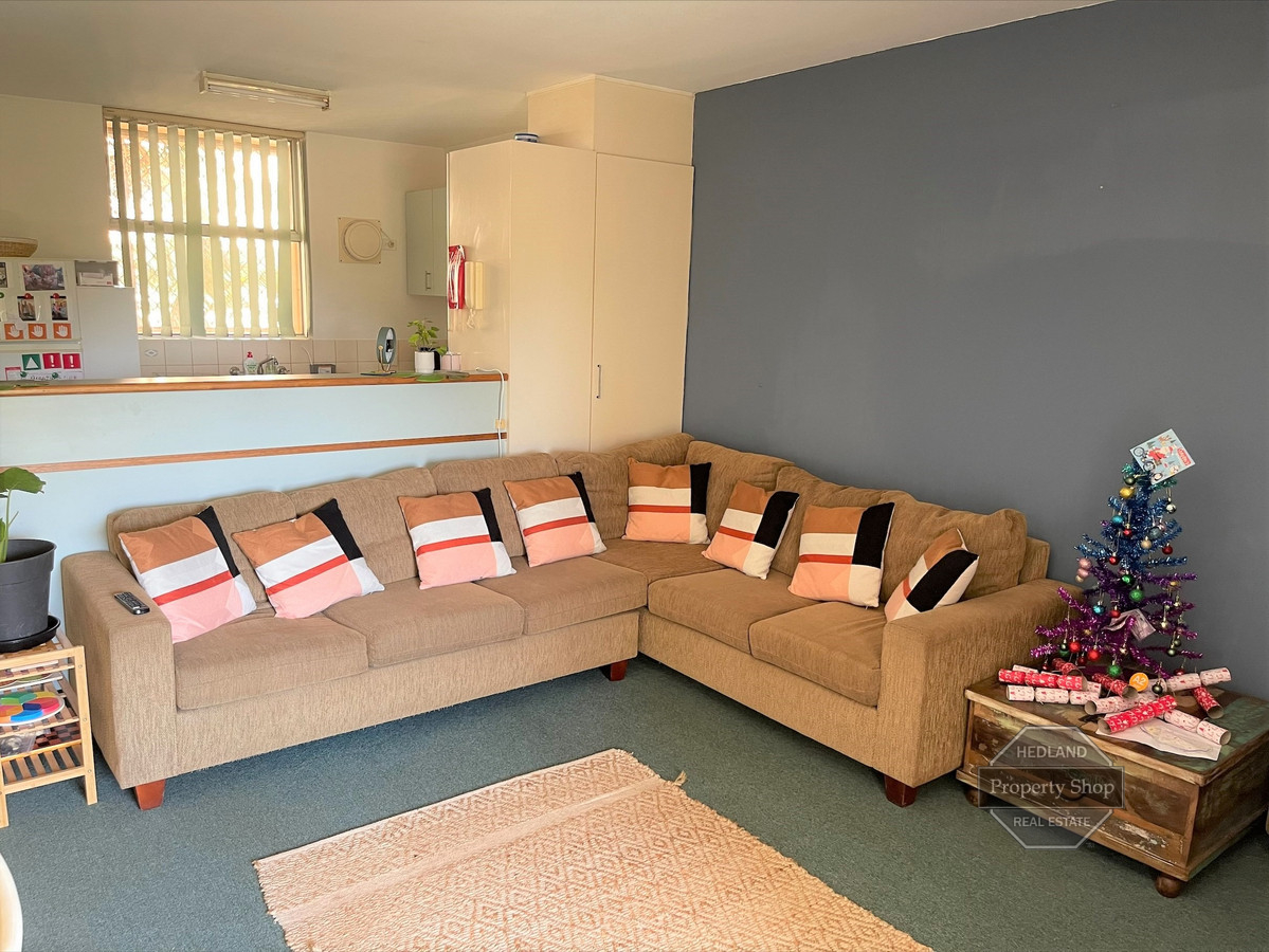  NEAT & TIDY LAWSON APARTMENT