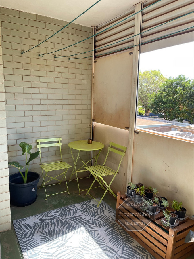  NEAT & TIDY LAWSON APARTMENT