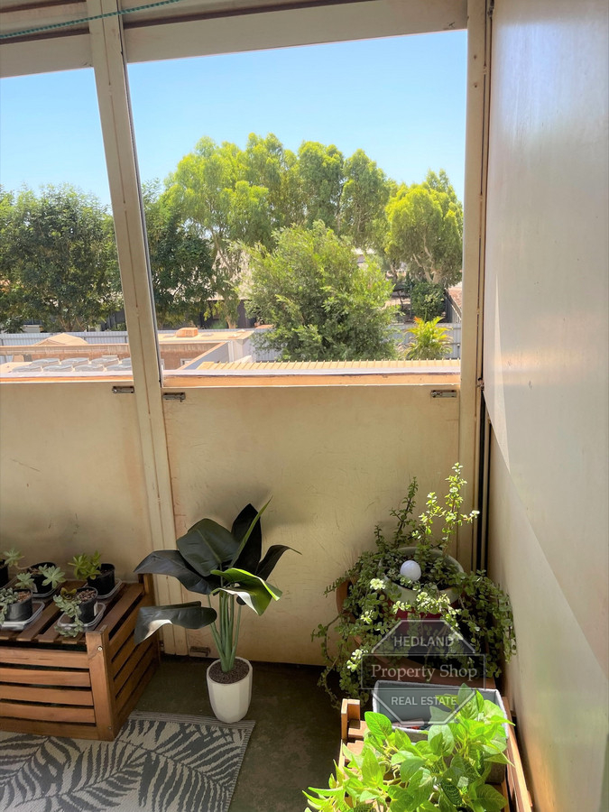  NEAT & TIDY LAWSON APARTMENT