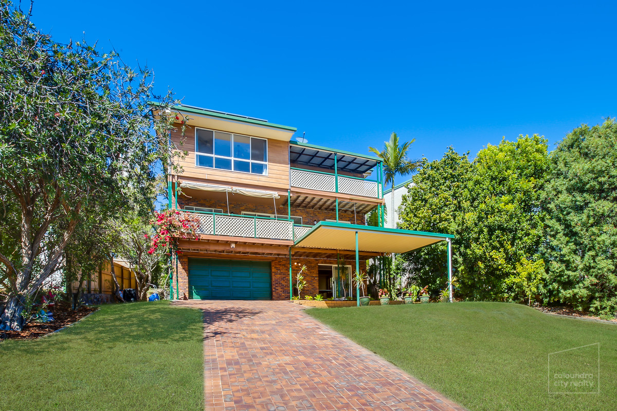 SENSATIONAL VIEWS ACROSS MOFFAT BEACH • Caloundra City Realty