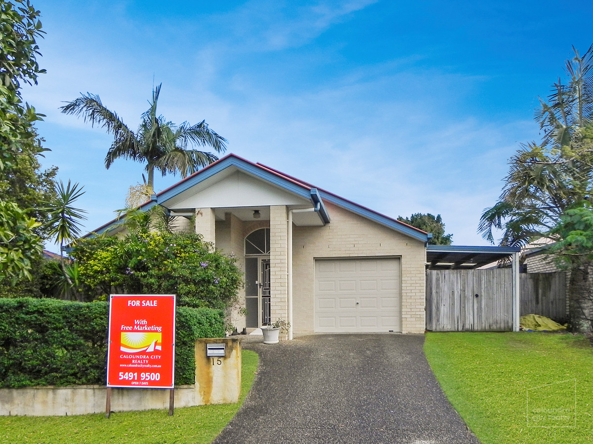 LOVELY HOME OPPOSITE THE PARK • Caloundra City Realty