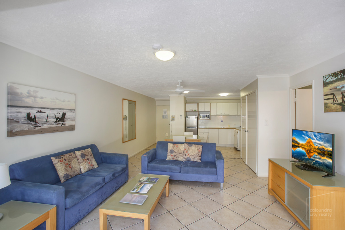 SPACIOUS ONE BEDROOM UNIT ACROSS THE ROAD FROM DICKY BEACH • Caloundra