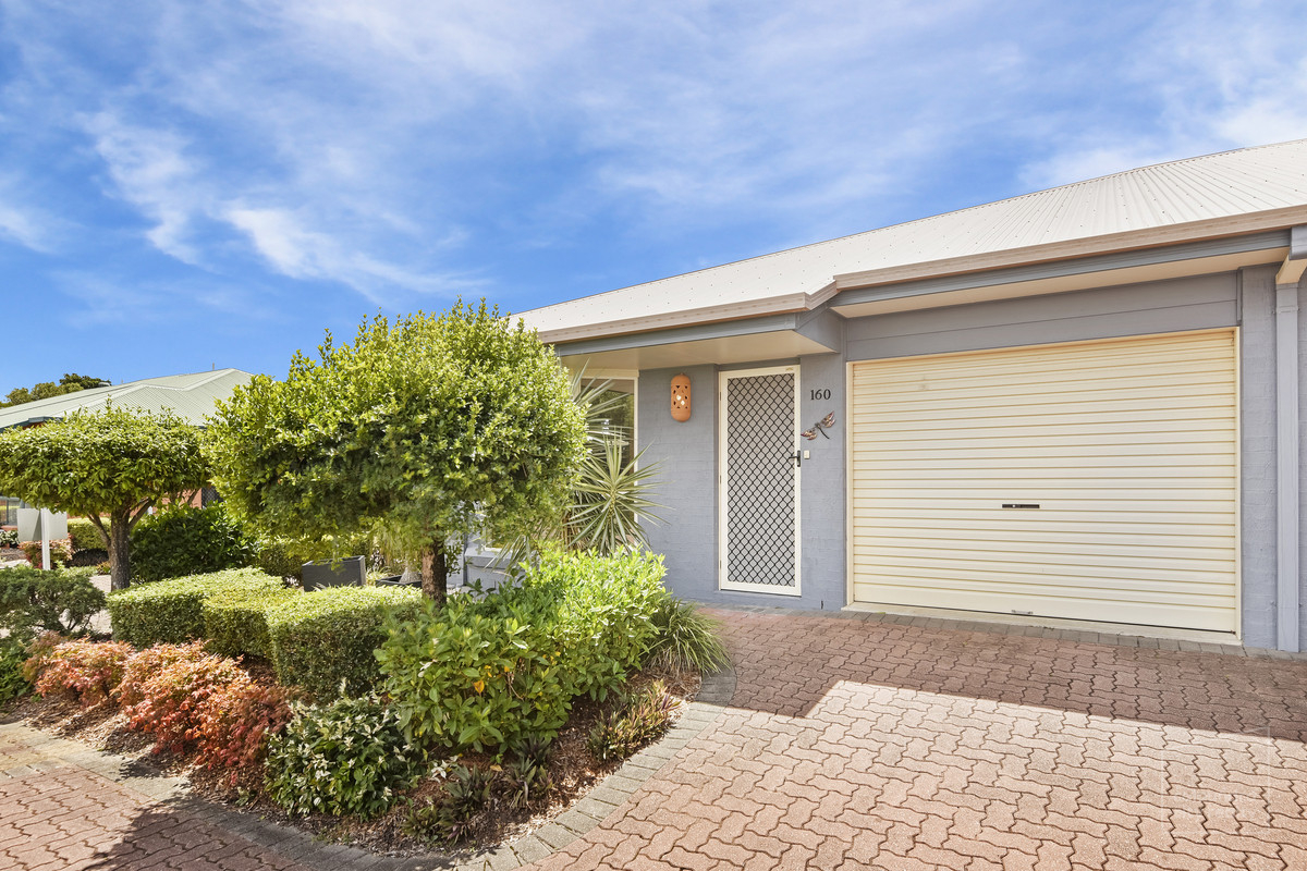 LAKESIDE PERFECTION • Caloundra City Realty