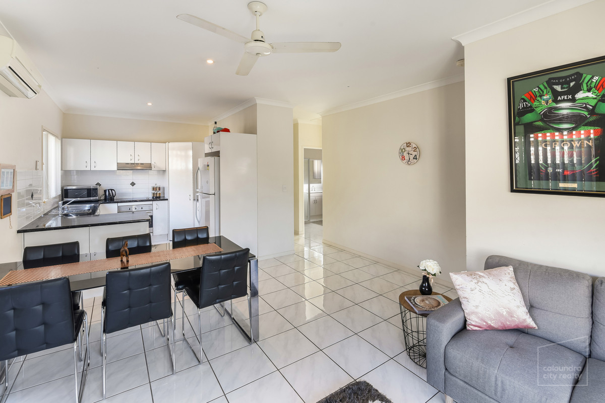 MINUTES TO UNITY COLLEGE & SHOPS • Caloundra City Realty