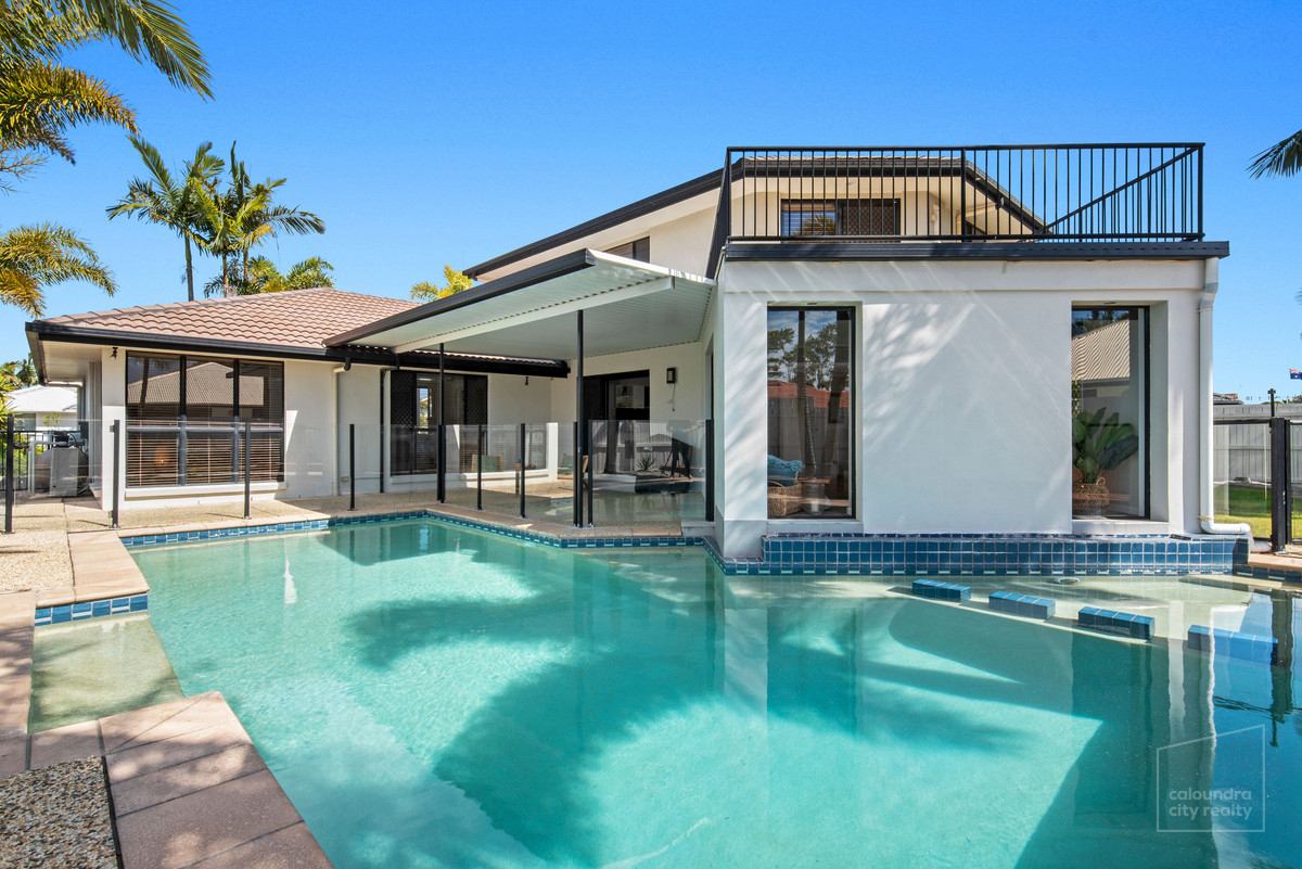 IMPRESSIVE EXECUTIVE HOME • Caloundra City Realty