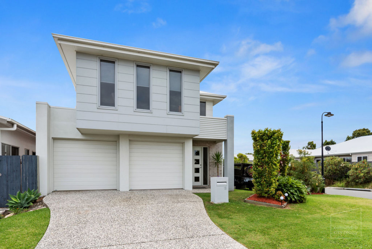 EXECUTIVE HOME SURE TO IMPRESS • Caloundra City Realty