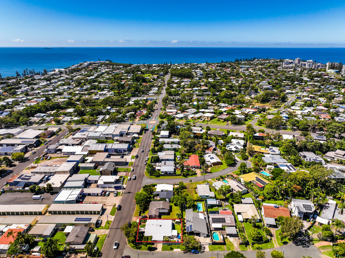 DUPLEX IN MOFFAT BEACH! • Caloundra City Realty