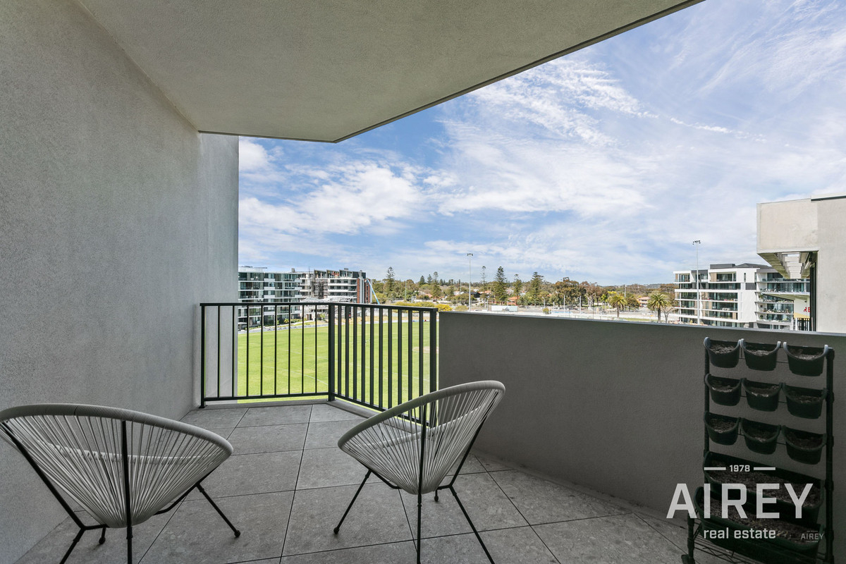 CLAREMONT OVAL VIEWS! Airey Real Estate