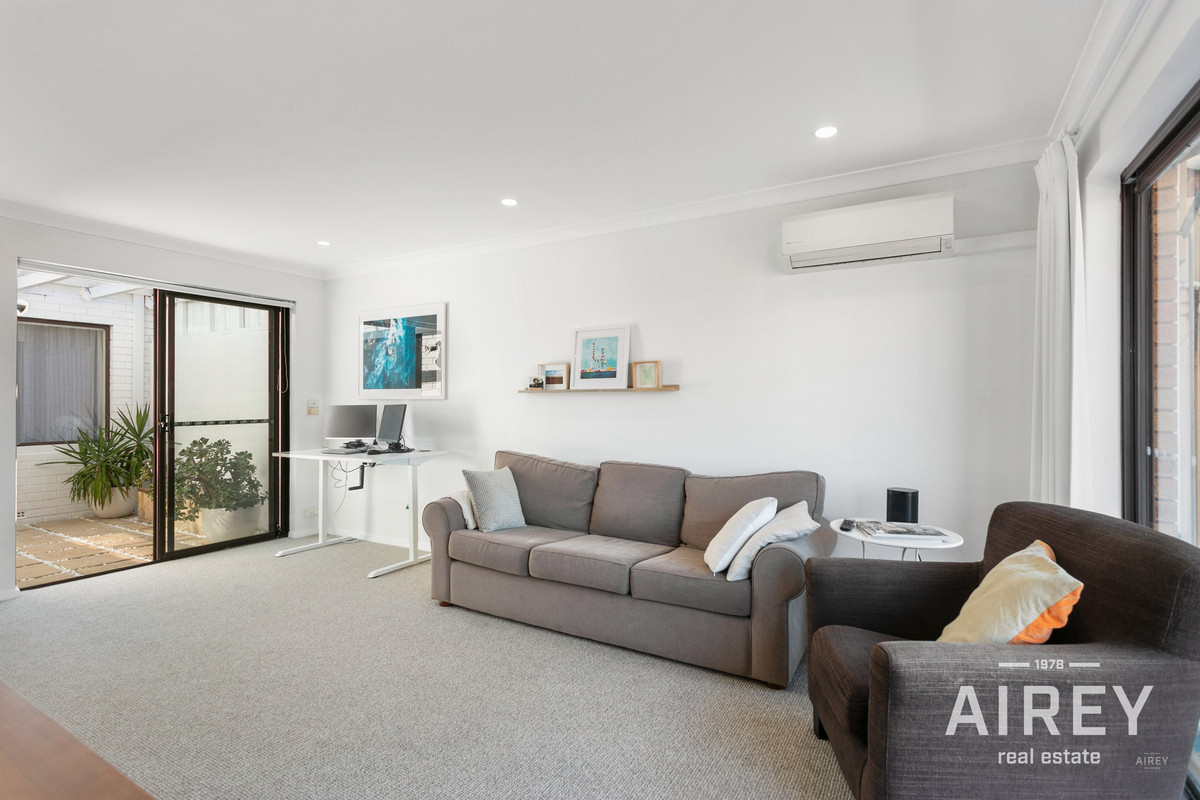 SECOND CHANCE! BEAUTIFULLY RENOVATED CENTRALLY LOCATED Airey Real