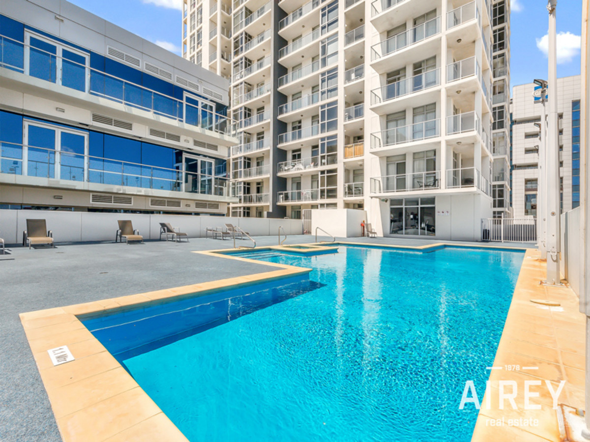 INNER CITY LIVING Furnished apartment !! Airey Real Estate