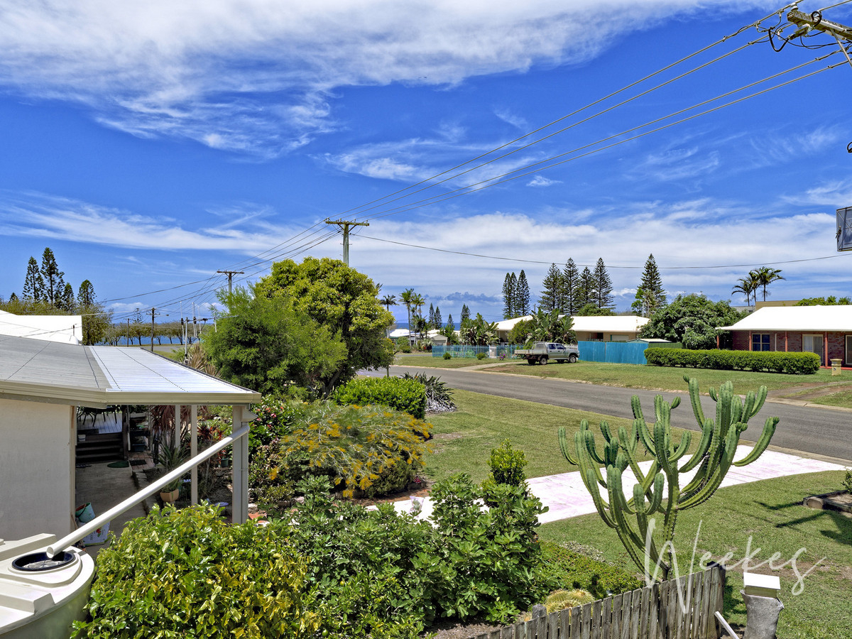 4 Bedroom Home With Ocean Views Weekes Property Co 
