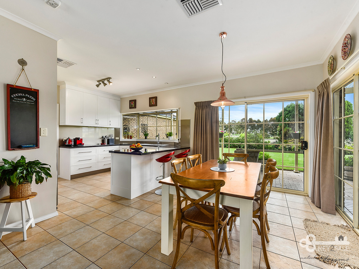  OUTSTANDING COUNTRY LIFESTYLE PROPERTY