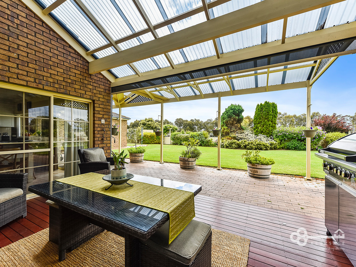 OUTSTANDING COUNTRY LIFESTYLE PROPERTY Key2Sale