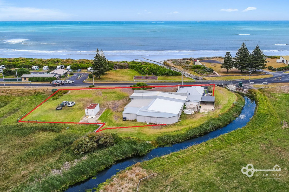 3 BR AIR B&B WITH GREAT FIGURES & SHEDDING Key2Sale