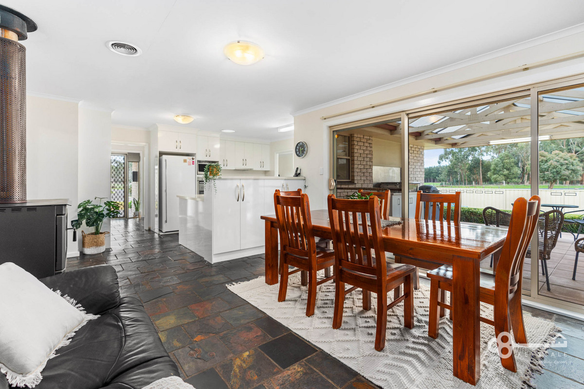 5 ACRE LIFESTYLE PROPERTY MINUTES FROM THE CITY! Key2Sale