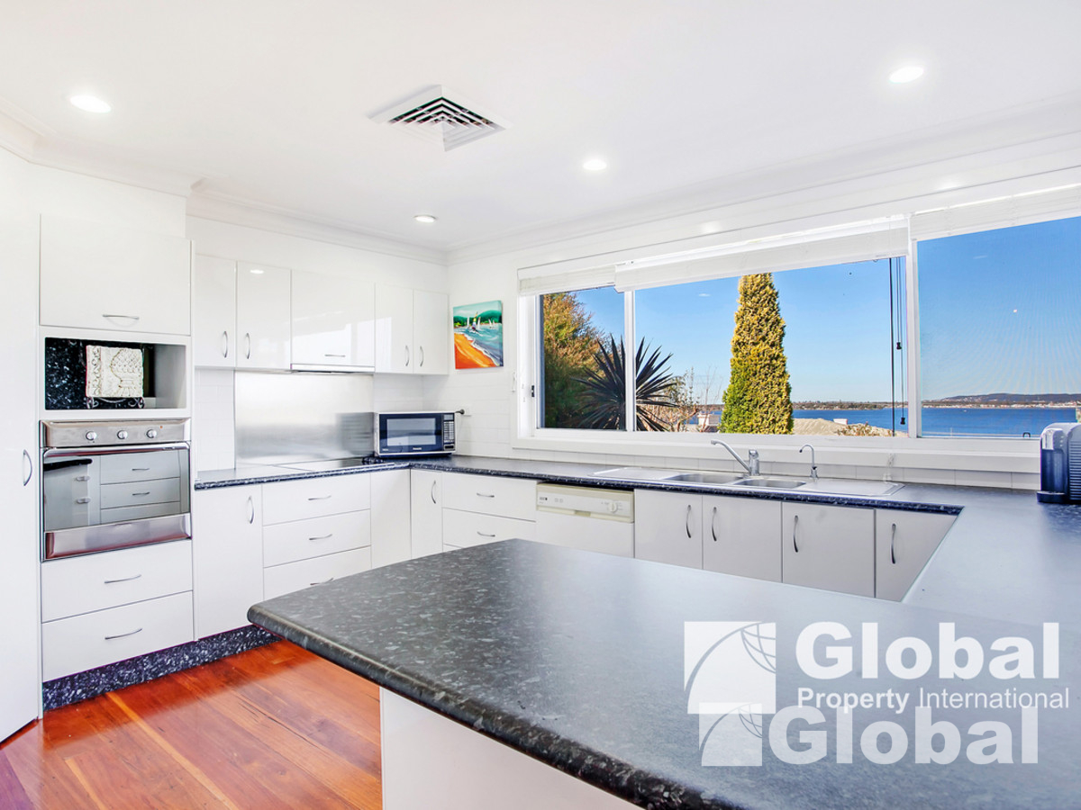 61 Ross Street, Belmont