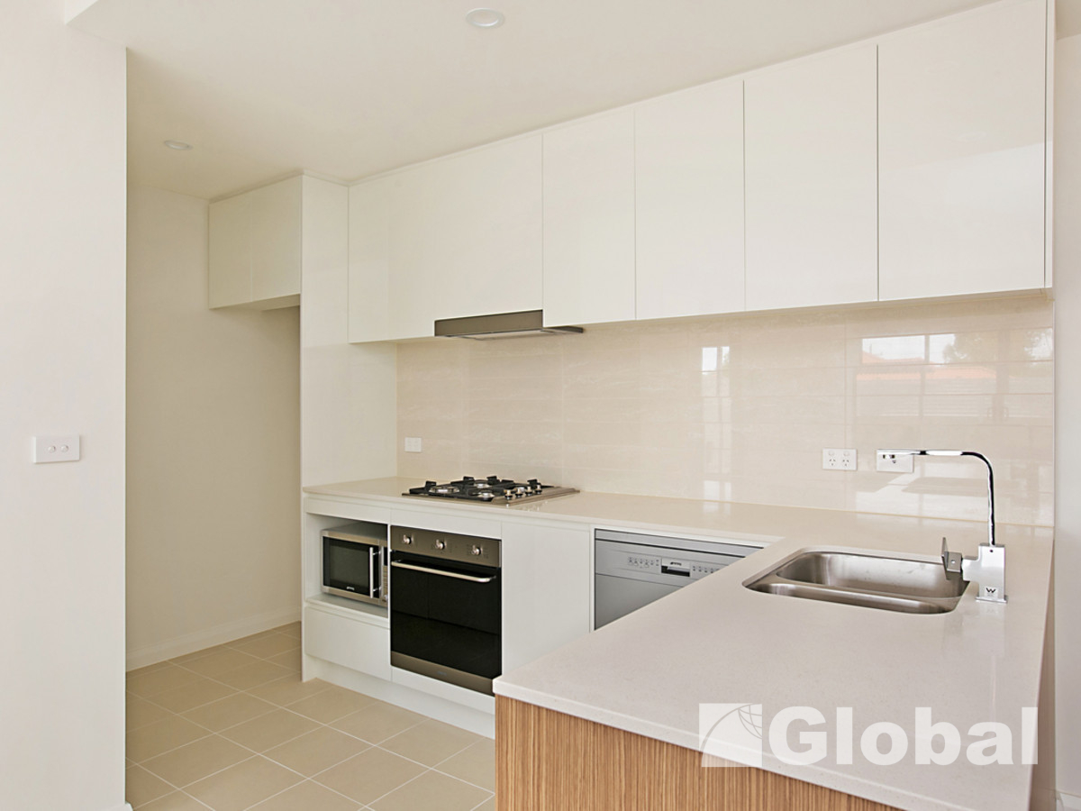 Stunning Shearwater complex Global Property