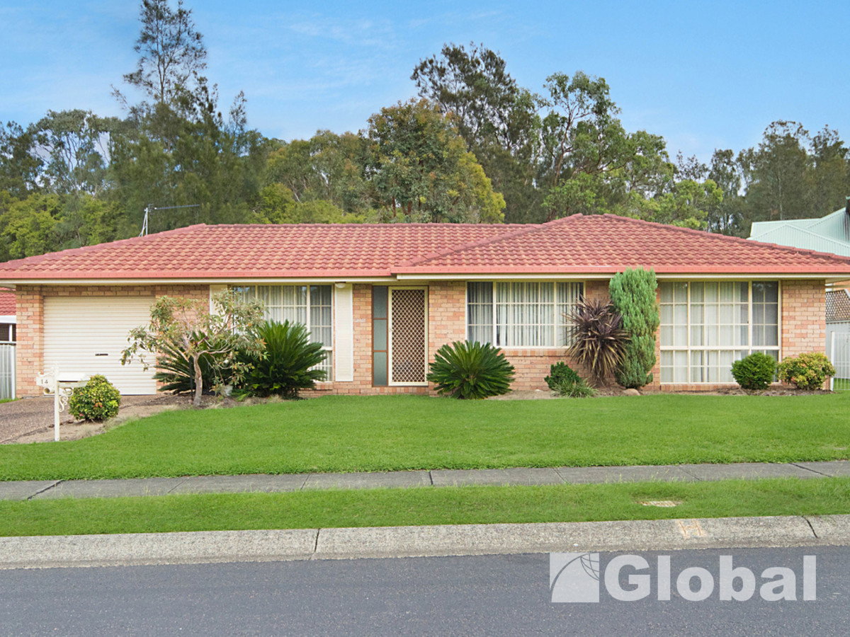 14 Derwent Cr, Lakelands