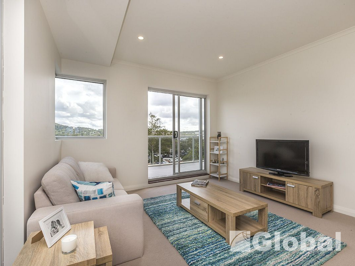 STUNNING SHEARWATER COMPLEX Global Property