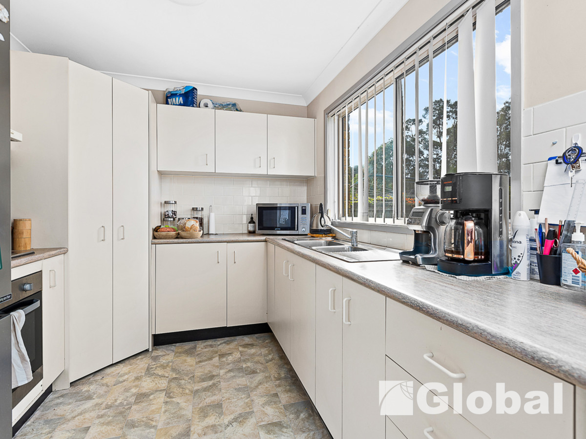  Easy Care Living in Blue Ribbon Suburb