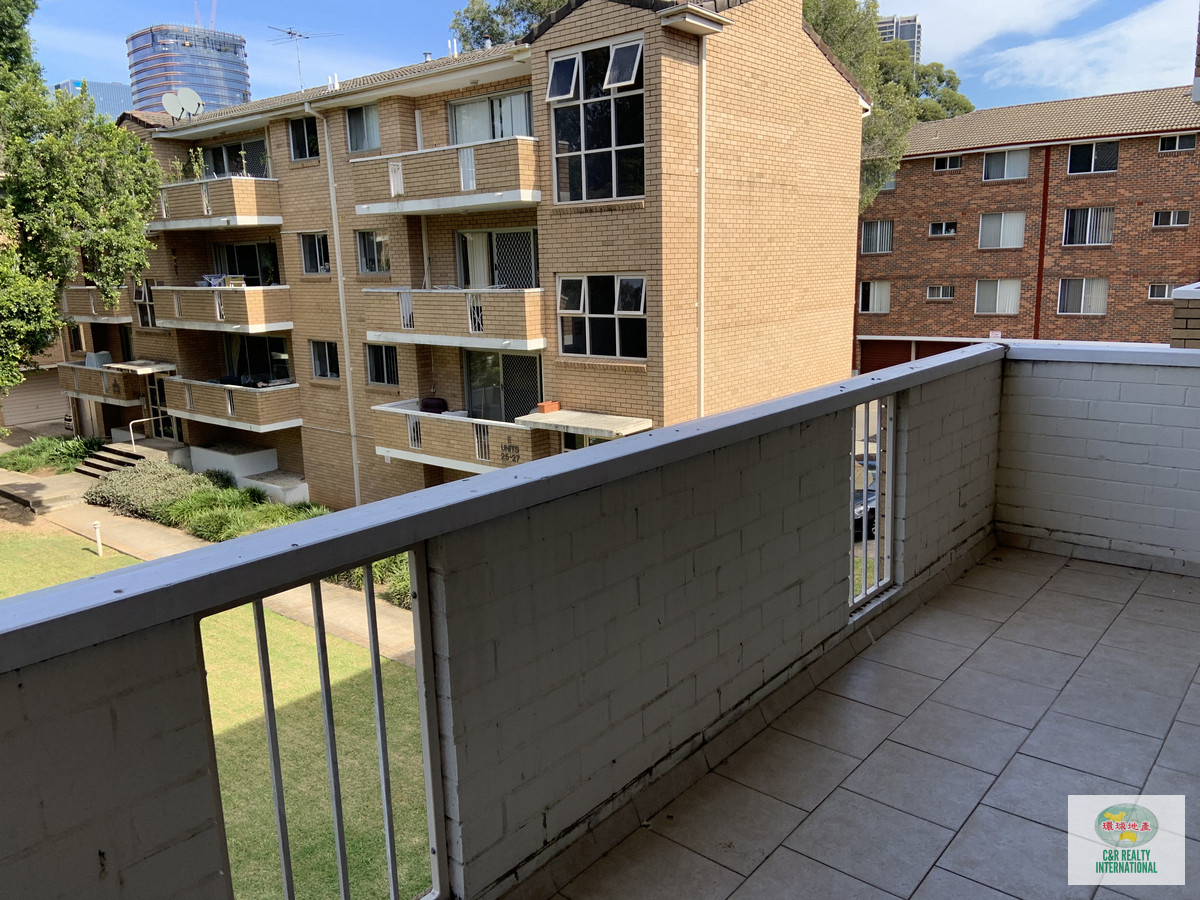  Spacious 2 bedroom Unit Located in Parramatta
