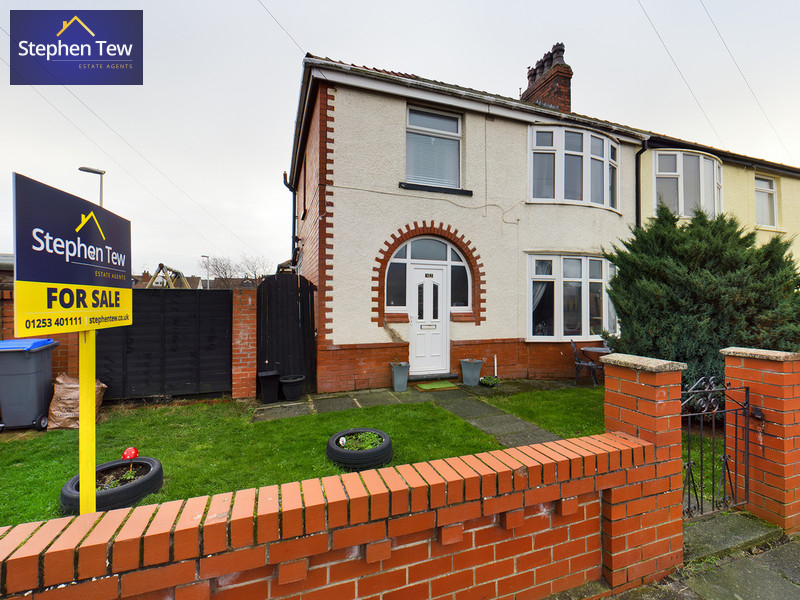 3 Bedroom Semi-Detached House situated conveniently in FY4 for Local Shops, Schools and other Amenities.