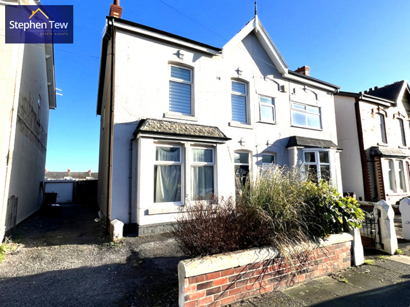 Spacious Semi Detached House situated in a prime residential location, just off Highfield Road.