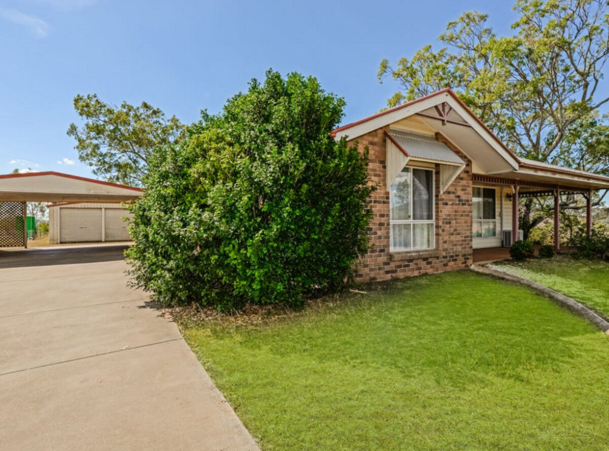 Great Views In Cotswold Hills Location! RealWay Toowoomba