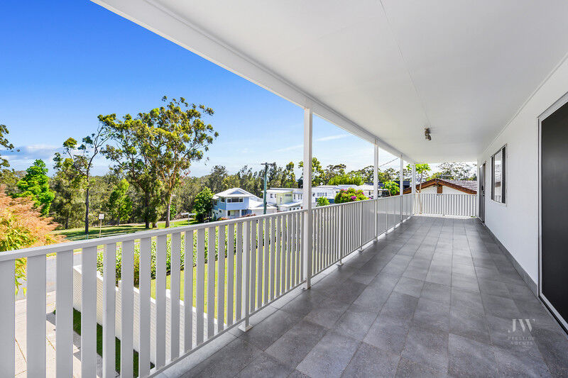 28 Poinciana Crescent, Bundall Qld 4217