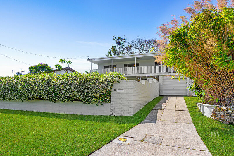 28 Poinciana Crescent, Bundall Qld 4217