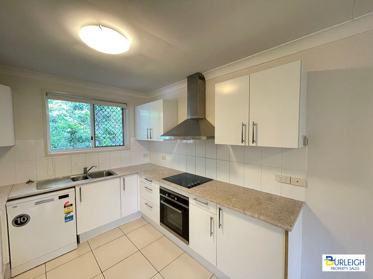 Walk to Beach and Paddock Cafe Burleigh Property Sales