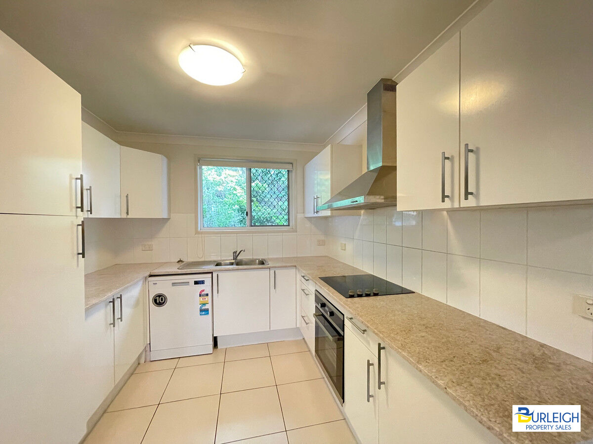 Walk to Beach and Paddock Cafe Burleigh Property Sales