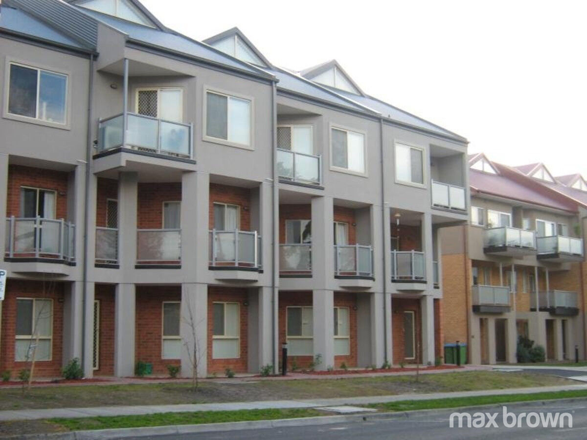 3 BEDROOM APARTMENT IN THE HEART OF CROYDON Max Brown Real Estate Group