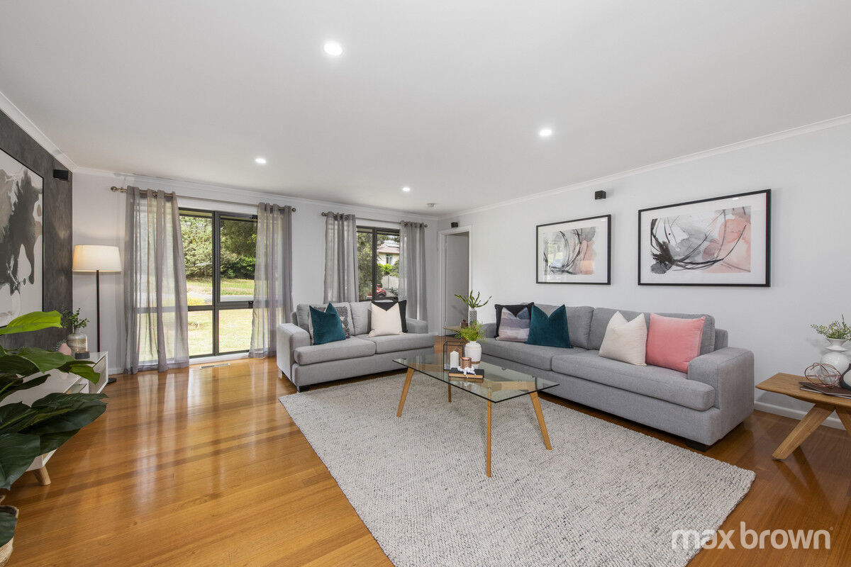 COUNTRY AIR, CONVENIENCE & ABUNDANT PARKING Max Brown Real Estate Group