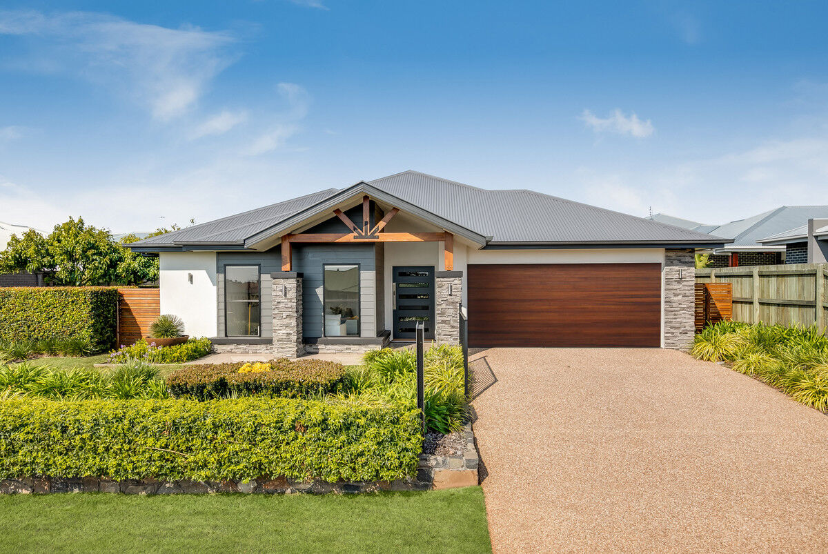 Outstanding Exdisplay Home With All Of The Extras, 620,000 Rentals & Houses For Sale