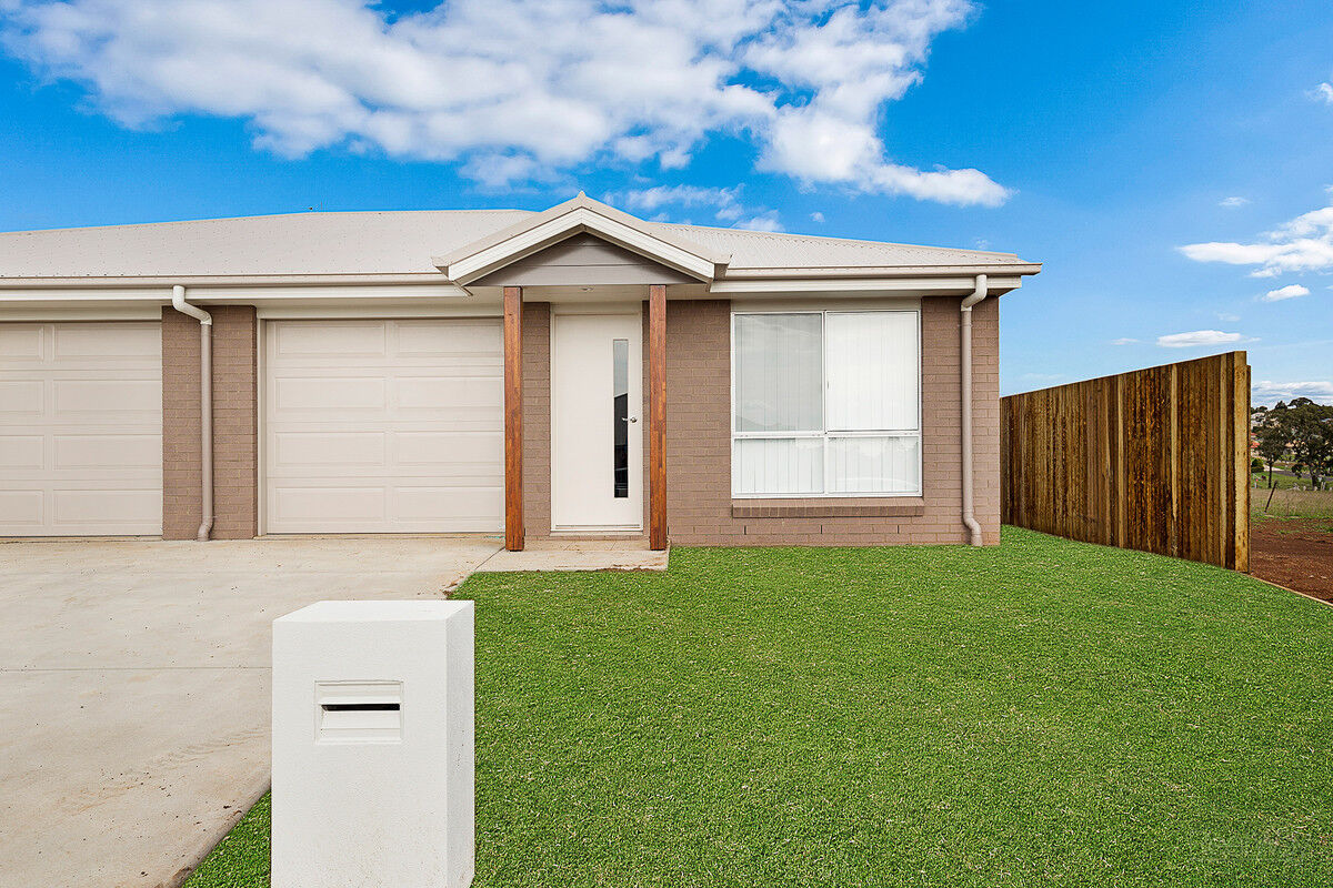 Impeccably Presented, Threebedroom Unit, In The Popular Glenvale