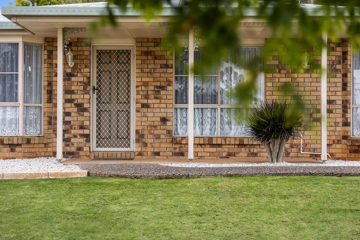 Family Home In Desirable Glenvale, 435,000 Rentals & Houses For Sale