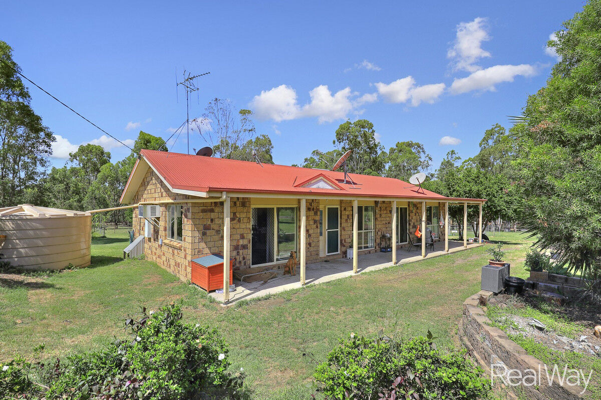  Affordable Lifestyle 4 bedroom home on 5 Acres at Avondale!