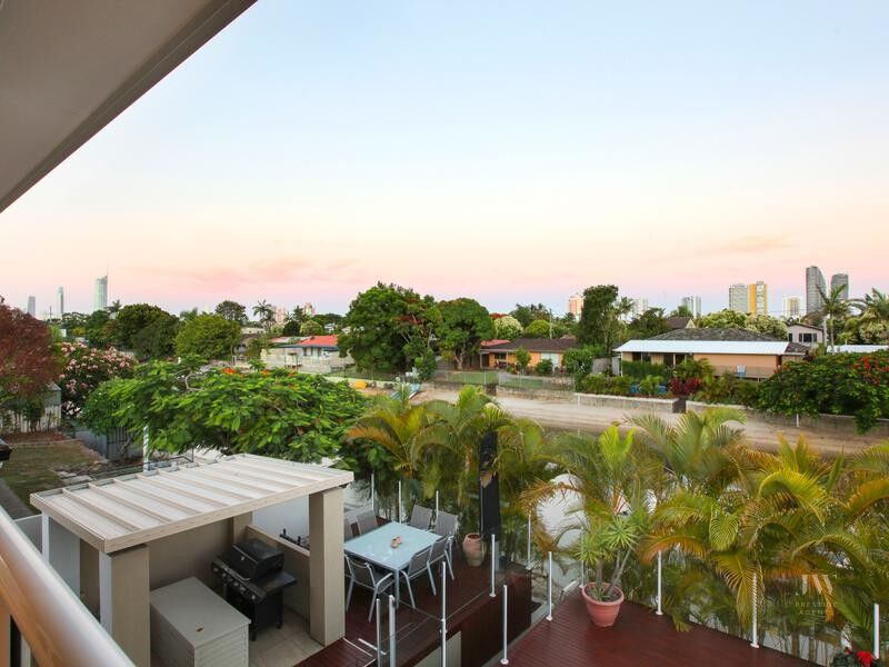 112 Rio Vista Boulevard, Broadbeach Waters Qld 4218