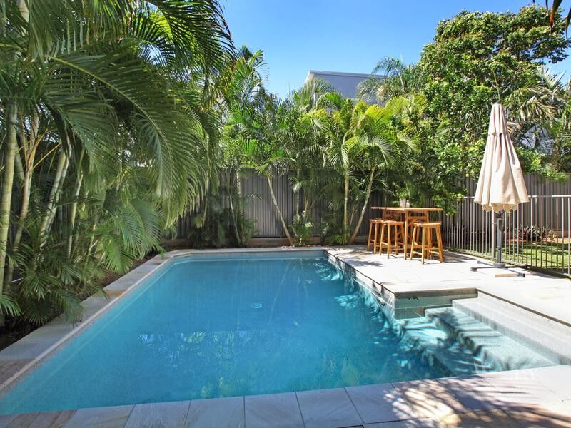 19 Ventura Road, Mermaid Beach Qld 4218