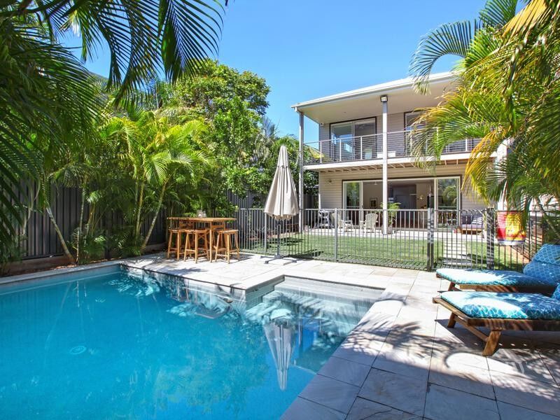 19 Ventura Road, Mermaid Beach Qld 4218