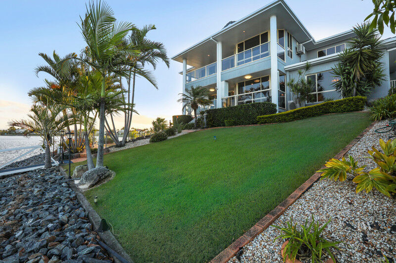 31 Pilot Court, Mermaid Waters Qld 4218