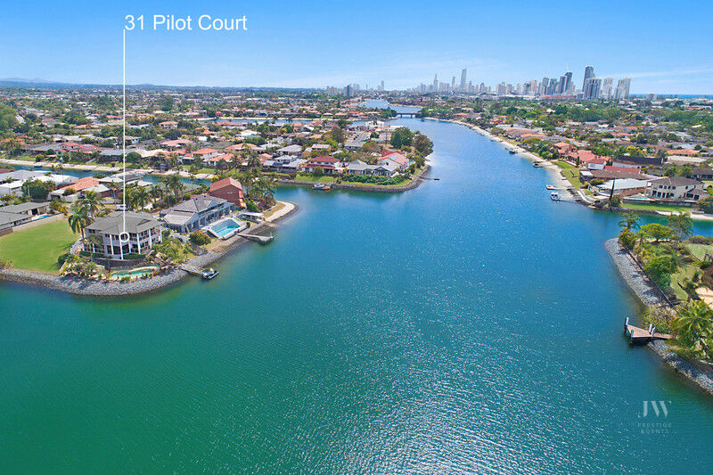 31 Pilot Court, Mermaid Waters Qld 4218